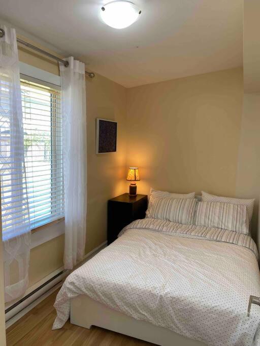 Adorable 2-Bedroom Guesthouse With Free Parking Виктория Экстерьер фото